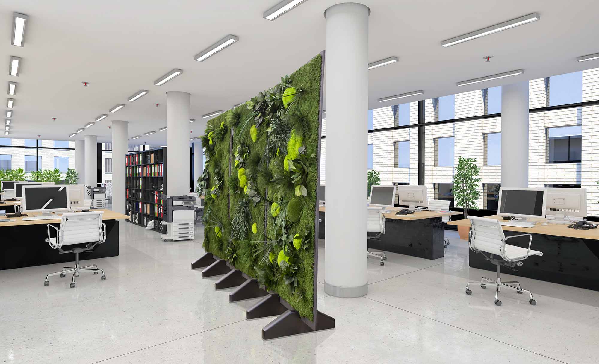 Raumteiler aus Waldmoos, Ballenmoos und Pflanzen in einem Büro 
